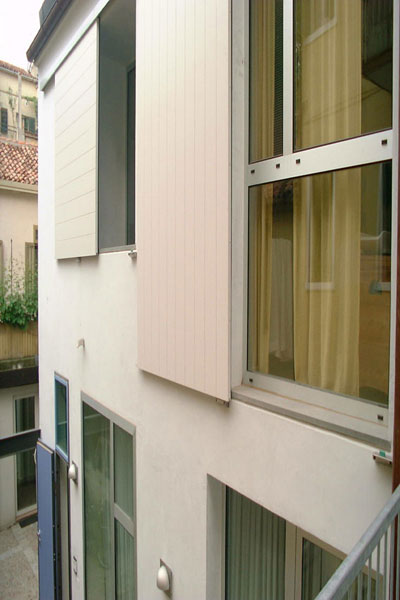 casa_house_abitazione_risistemazione_esterno_exterior_interiors_ristrutturazione_infissi_scorrevoli