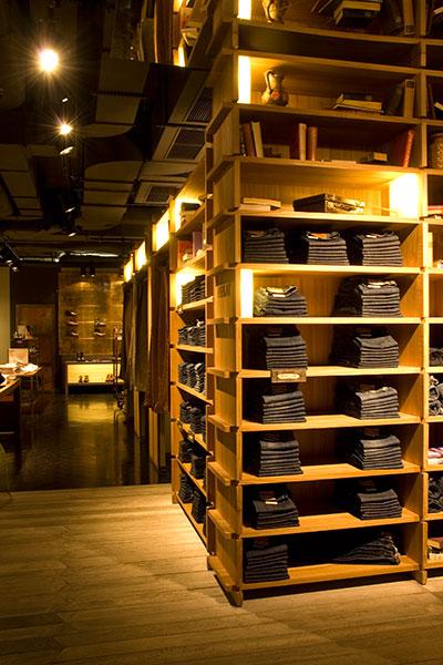 shop_store_interno_arredo_negozi_interiors_area_vendita_replay_berlin_vestiti_abiti_jeans_denim