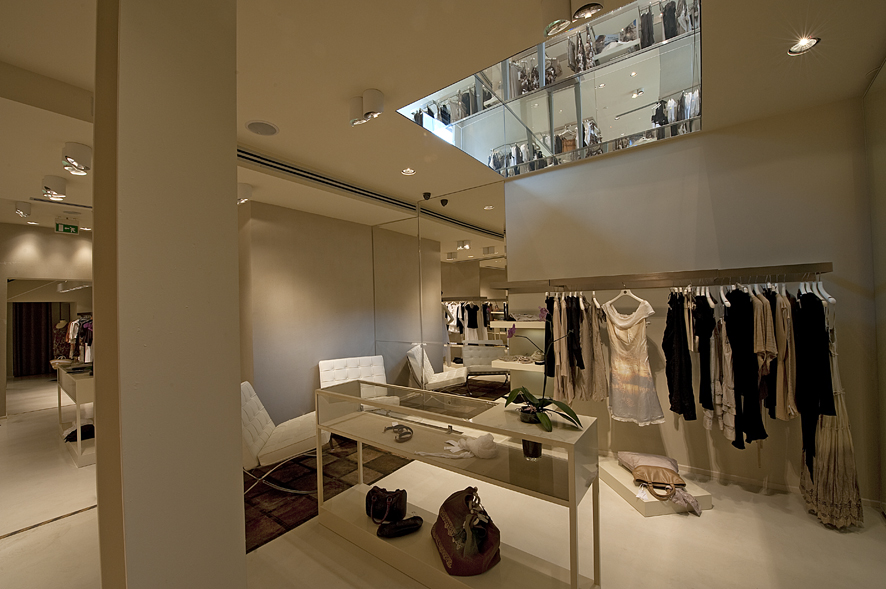 shop_store_interno_arredo_negozi_interiors_lusso_area_vendita_int_basement_sistes_milano11