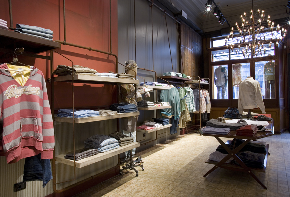 shop_store_interno_arredo_negozi_interiors_lusso_area_vendita_pareti_wall_replay_bruxelles
